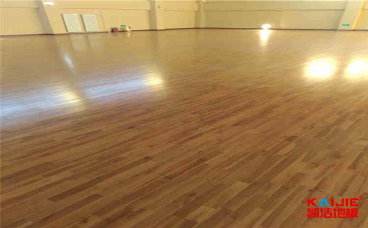24厚木地板籃球館哪個品牌好？