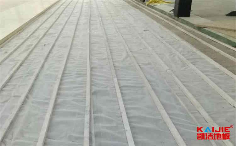 楓樺木實(shí)木運(yùn)動地板一般多少錢