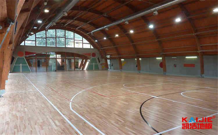 楓樺木實(shí)木運(yùn)動地板一般多少錢