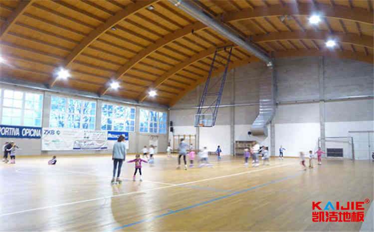 上海楓樺木體育地板價格及圖片