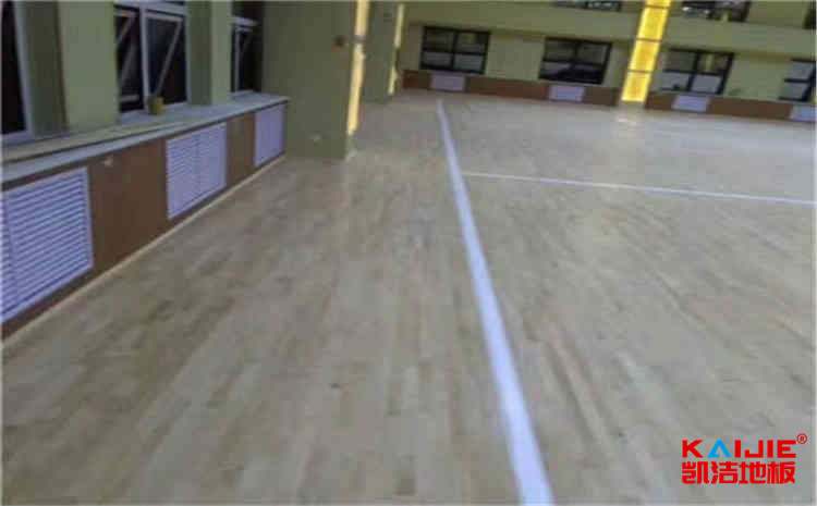 柞木木地板籃球館廠家去哪找？