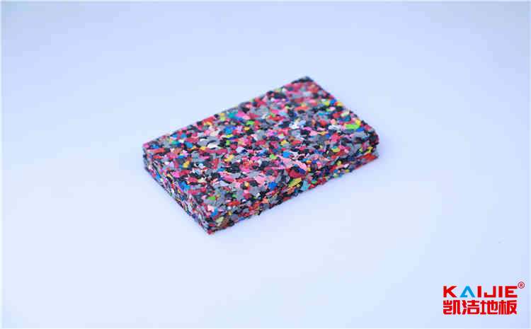 新疆楓樺木體育地板品牌**