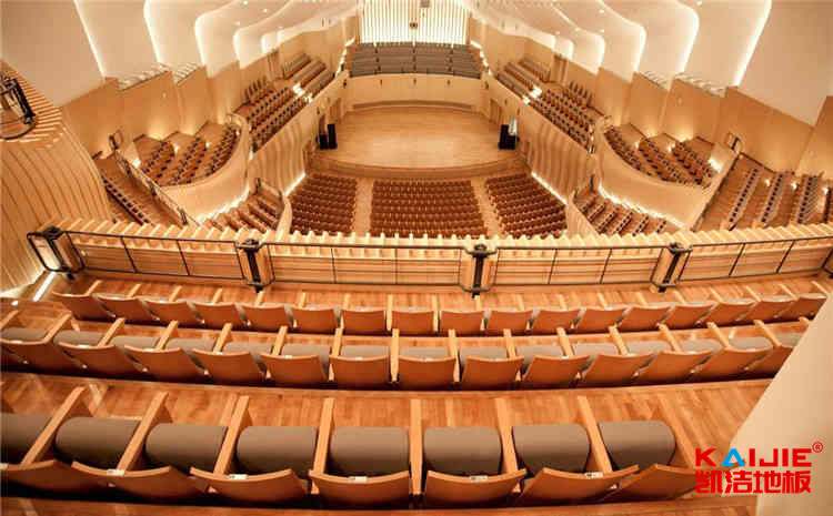 五角楓風雨操場地板一平米價格