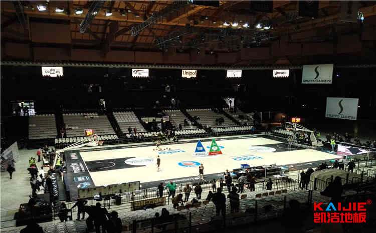 22厚羽毛球館木地板廠家去哪找?