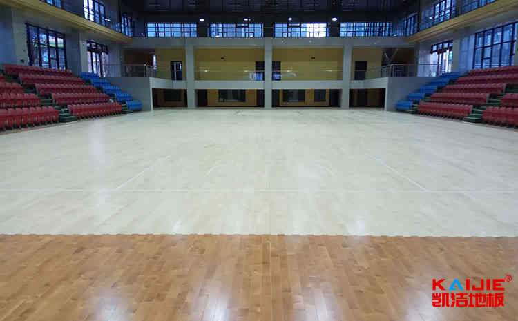 白色裝修配什么顏色木地板