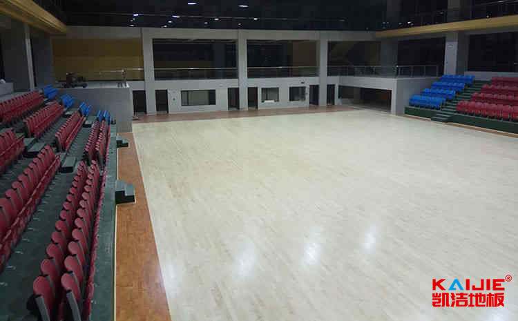 室內籃球場地面用什么材質
