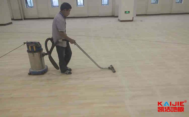室內籃球場地板用什么材料