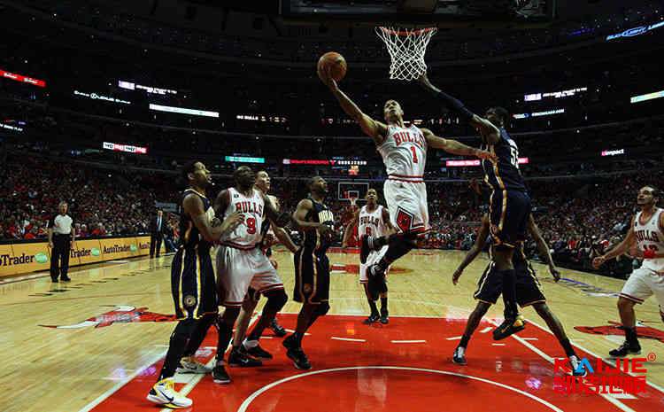 籃球場(chǎng)木地板應(yīng)該用什么擦拭