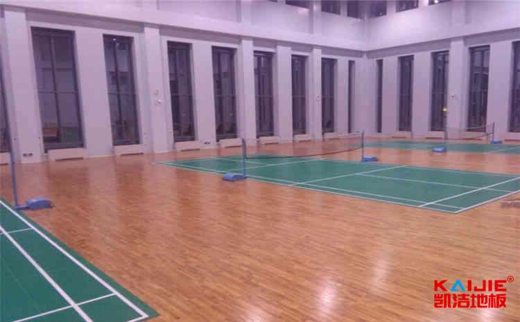 大型風(fēng)雨操場(chǎng)實(shí)木運(yùn)動(dòng)地板品牌**