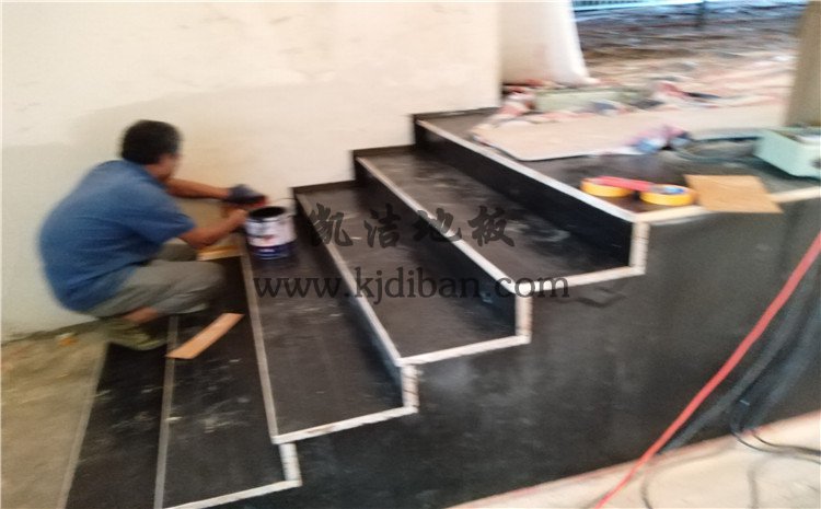 四川省樂山市沙灣區銅河廣場劇院舞臺實木運動地板案例—凱潔實木運動地板廠家