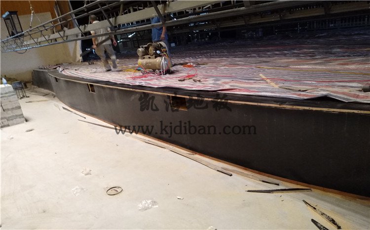 四川省樂山市沙灣區銅河廣場劇院舞臺實木運動地板案例—凱潔實木運動地板廠家